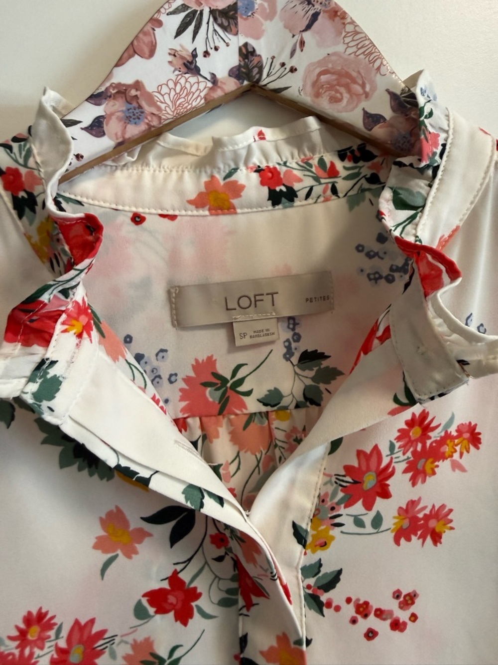 Loft White Floral Popover Blouse Top Ruffle Trim Spring Women’s SP Small Petite - Picture 5 of 7